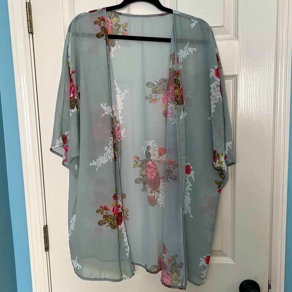 Gently Worn BB&KK floral print 3/4 sleeve chiffon kimono
